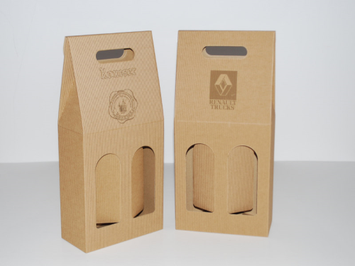 Pudełko na dwie butelki - uchwyt, mikrofal 4-warstwowa, 86 x 175 x 340 mm, cena dla mikrofali jasnej, barwiona - 5,90 zł. Wersja z korka jasnego - 37,00, barwionego - 44,30 zł.
