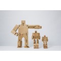 Robot drewniany - średni, drewno wiśniowe, 24 cm, po złożeniu w kostkę 9 x 9 x 9 cm, cena dla 5 szt. 

