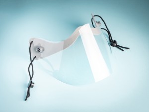 Przyłbica z tworzywa