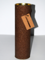 Tuba korkowa, śr. 90 x 330 mm (na zam. 357 mm), korek jasny grubo mielony, wersja z drobno mielonego - 14,80, barwiony - 17,70, tuba dwukolorowa - 22,20, stare złoto - 22,20 zł.

