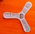 Bumerang reklamowy, średnica 24 cm, wyprofilowany papier lakierowany, nadruk obustronny, cena dla 1000 szt.
