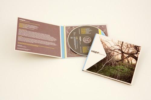 Digipack niski na jedną płytę, karton 250g, nadruk w pełnym kolorze, folia błysk, cena dla 50 szt. Opcja folia matowa, soft touch, wybiórczy lakier UV
