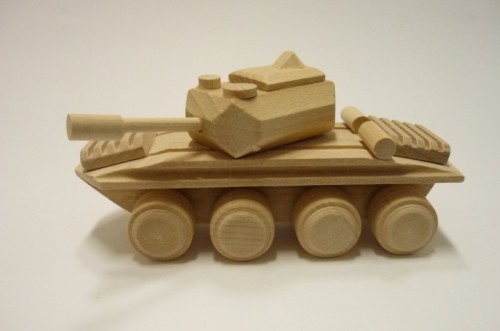 Czołg, drewno, 18 x 8,5 x 6,5 cm, cena orientacyjna