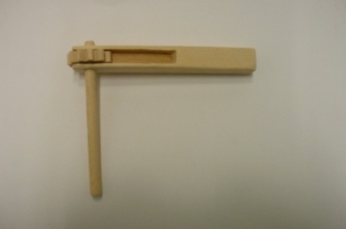 Kołatka, drewno, 16 x 13 x 4 cm, cena orientacyjna
